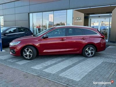 Wiśniowy Używany 2023 Hyundai i30 Kombi | 77 900 zł (Drogi)