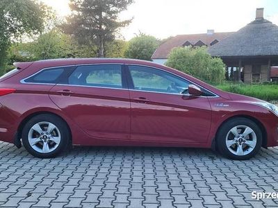 Używany Hyundai i40 2012 Czerwony Kombi