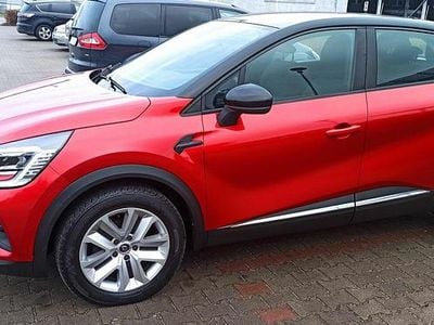 Używany Renault Captur 101 KM (74 kW) 2020 Czerwony SUV