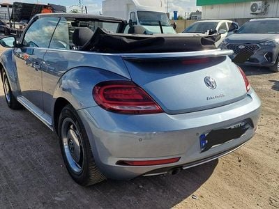 Używany VW Beetle 105 KM (77 kW) 2018 Niebieski jasny Hatchback