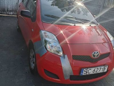 Czerwony Używany 2009 Toyota Yaris Hatchback | 14 500 zł (Dość drogi)