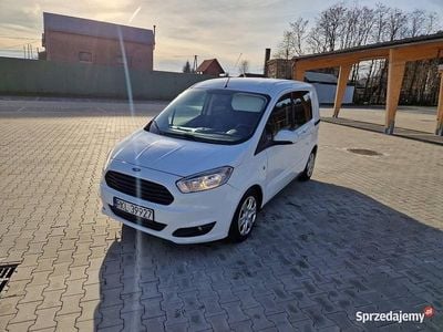 Używany 2017 Ford Tourneo Courier Minivan | 29 900 zł