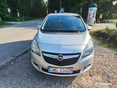 Srebrny Używany 2015 Opel Meriva Minivan | 38 200 zł (Drogi)