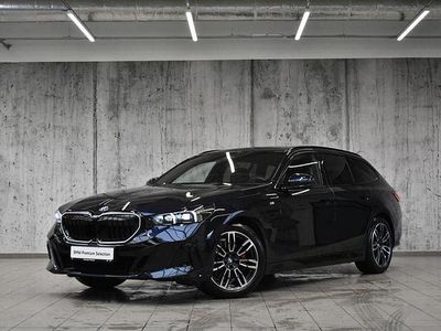 Czarny carbon m metalizowany Używany 2025 BMW 520 Comfort Edition Kombi | 244 800 zł (Drogi)