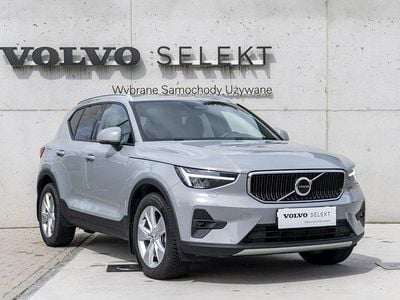 Szary (metalik) Używany 2024 Volvo XC40 SUV | 155 900 zł (Uczciwa cena)