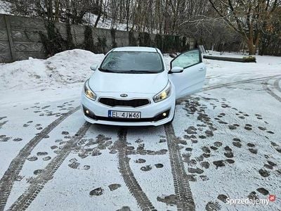 Używany Kia ProCeed Turbo 2016 Biały Hatchback