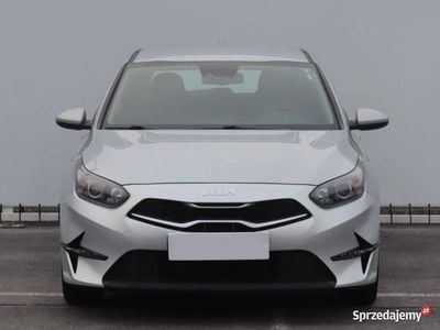 Używany Kia Ceed 2022 Srebrny Hatchback