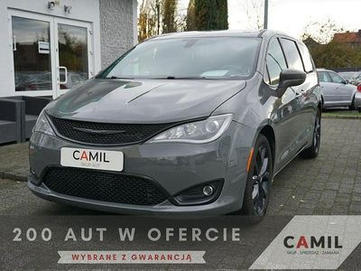 Szary Używany 2020 Chrysler Pacifica Sedan/Limuzyna | 97 000 zł