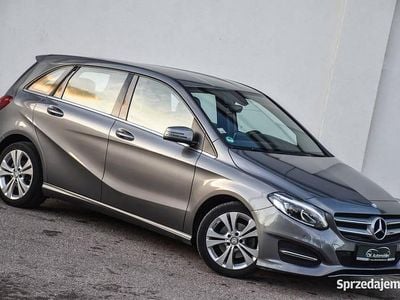 Beżowy Używany 2016 Mercedes A180 Edition Minivan | 47 899 zł (Super Cena)