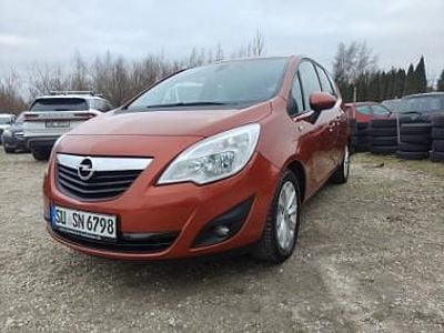 Bordowy Używany 2012 Opel Meriva Minivan | 16 900 zł (Dobra cena)