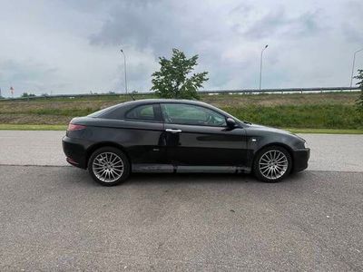 Czarny Używany 2006 Alfa Romeo GT Coupe | 7500 zł