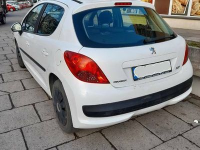 używany Peugeot 207 Benzyna 1,4 2008