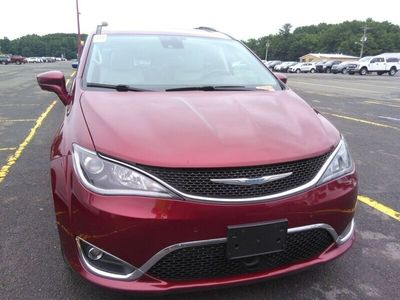 używany Chrysler Pacifica 3.6dm 287KM 2018r. 102 000km