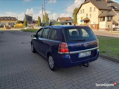 Niebieski Używany 2006 Opel Zafira Minivan | 11 800 zł (Uczciwa cena)