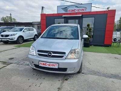 Srebrny (metalik) Używany 2004 Opel Meriva Minivan | 3900 zł