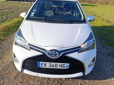 Szary Używany 2016 Toyota Yaris Hatchback | 24 999 zł