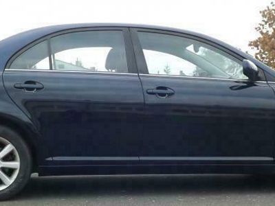Niebieski ciemny (metalik) Używany 2005 Toyota Avensis Sedan/Limuzyna | 14 000 zł
