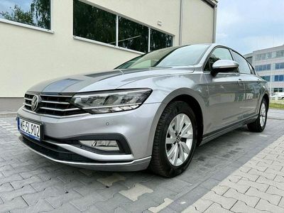 Srebrny (metalik) Używany 2022 VW Passat Sedan/Limuzyna | 60 154 zł