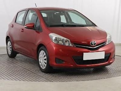 Używany Toyota Yaris 69 KM (50 kW) 2011 Czerwony Hatchback