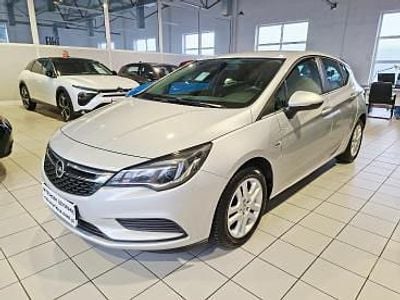 Używany Opel Astra Enjoy 105 KM (77 kW) 2017 Srebrny