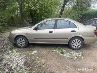 Nissan Almera