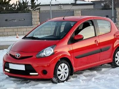 Inny kolor Używany 2013 Toyota Aygo Hatchback | 14 900 zł (Dość drogi)