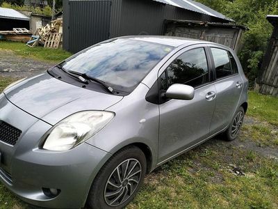 Srebrny Używany 2008 Toyota Yaris Hatchback | 12 000 zł (Dość drogi)