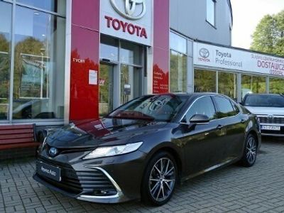 Używany Toyota Camry Executive 177 KM (130 kW) 2021 Brązowy Sedan/Limuzyna