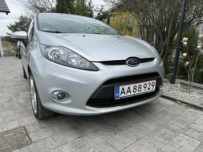 Używany Ford Fiesta 80 KM (58 kW) 2011 Srebrny Hatchback