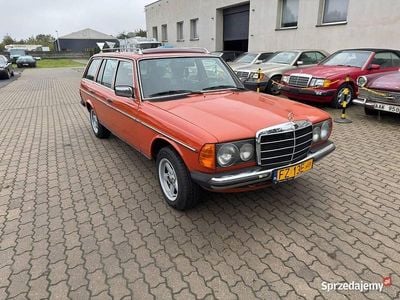Pomarańczowy Używany 1978 Mercedes 300 Kombi | 32 000 zł