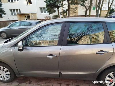 Używany Renault Scénic III 2012 Szary Sedan/Limuzyna