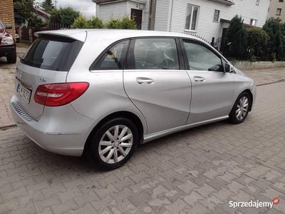 Używany Mercedes B200 2012 Srebrny Minivan