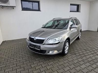 Szary Używany 2011 Skoda Octavia Kombi | 15 900 zł (Dobra cena)