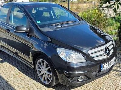 Mercedes B200