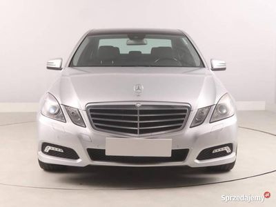 Mercedes E200
