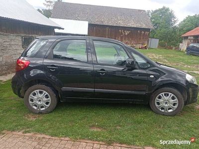 używany Suzuki SX4 oryginalny przebieg i lakier