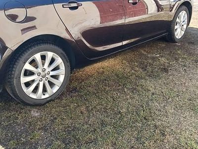 Używany Opel Astra 2013 Brązowy Hatchback