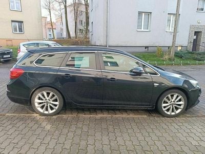 Czarny Używany 2015 Opel Astra OPC Kombi | 20 900 zł