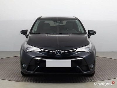 Używany Toyota Avensis 147 KM (108 kW) 2017 Zielony Kombi