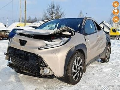 Używany Toyota Aygo X 72 KM (52 kW) 2025 Beżowy SUV