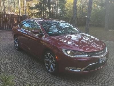 Bordowy Używany 2015 Chrysler 200 Sedan/Limuzyna | 58 800 zł