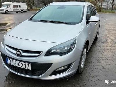 Używany Opel Astra 2013 Srebrny Kombi