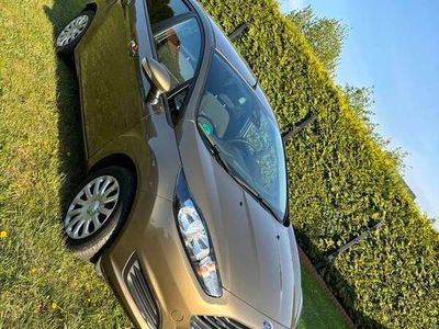 Używany Ford Fiesta 2012 Złoty Hatchback