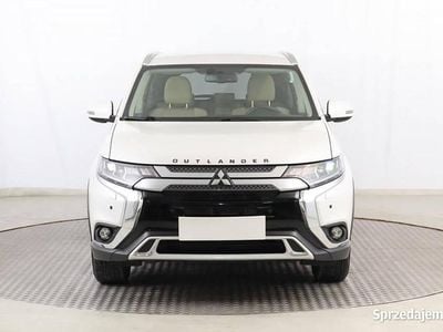 Biały Używany 2020 Mitsubishi Outlander SUV | 91 999 zł (Dość drogi)