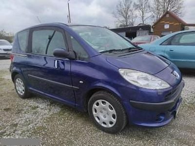 Inny kolor Używany 2005 Peugeot 1007 Minivan | 3900 zł