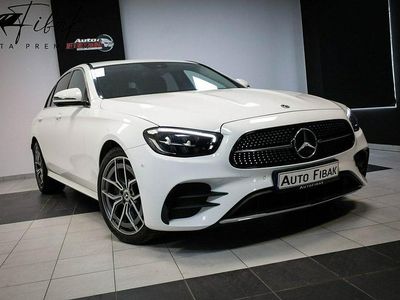 Biały Używany 2020 Mercedes E220 AMG line Sedan/Limuzyna | 149 900 zł (Dość drogi)