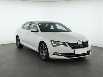 Używany Skoda Superb 120 KM (88 kW) 2016 Biały Sedan/Limuzyna