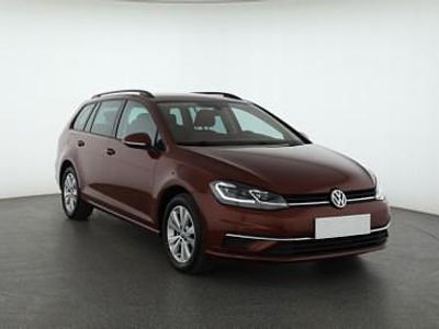 Czerwony Używany 2019 VW Golf VII Kombi | 62 999 zł (Uczciwa cena)