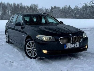 Czarny Używany 2011 BMW 520 Kombi | 39 999 zł (Uczciwa cena)