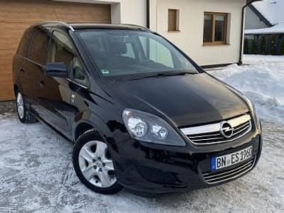 Używany Opel Zafira 140 KM (102 kW) 2010 Czarny Minivan